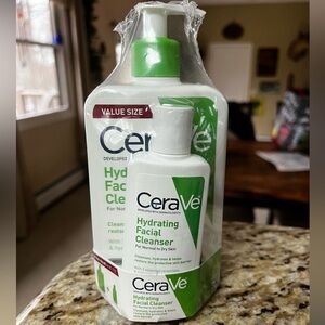 Hydrating Facial Cleanser - White and Green